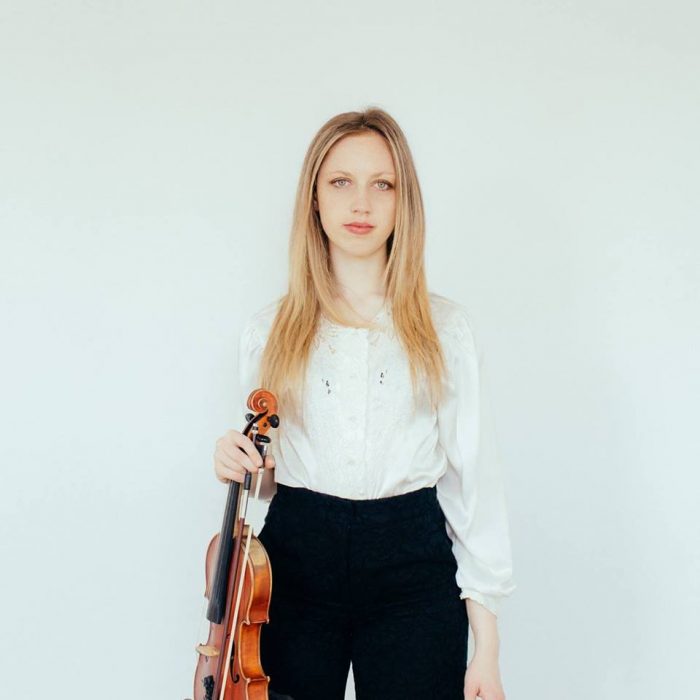 Isabel Hede – Professional Violin and Piano Tutor